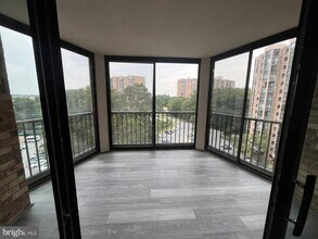 5903 Mt Eagle Dr in Alexandria, VA - Building Photo - Building Photo