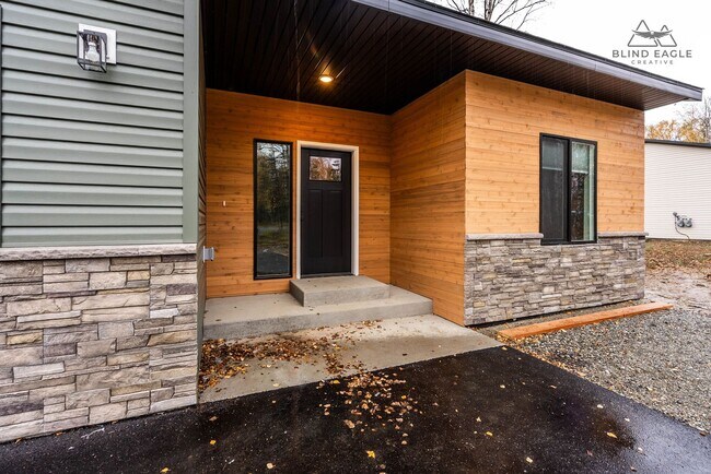 7472 N Paw St in Wasilla, AK - Building Photo - Building Photo