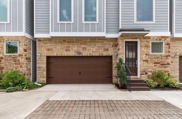 property at 805 W 23rd St