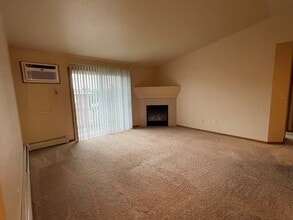 Noblemen Crossing in Little Chute, WI - Building Photo - Building Photo