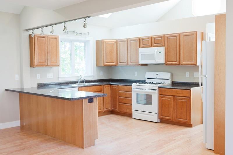 418 High St, Unit 2 in Medford, MA - Building Photo