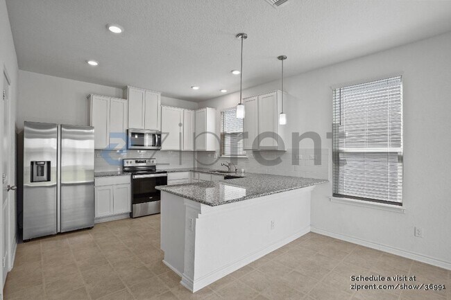 1935 Brandywine Dr in New Braunfels, TX - Building Photo - Building Photo