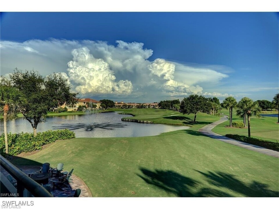 2383 Ravenna Blvd in Naples, FL - Building Photo