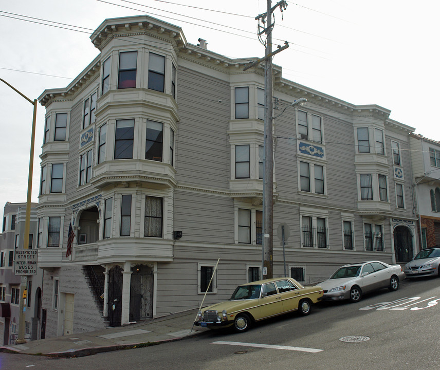 679-685 Francisco St in San Francisco, CA - Building Photo