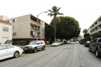 Euclid Apartments in Long Beach, CA - Foto de edificio - Building Photo