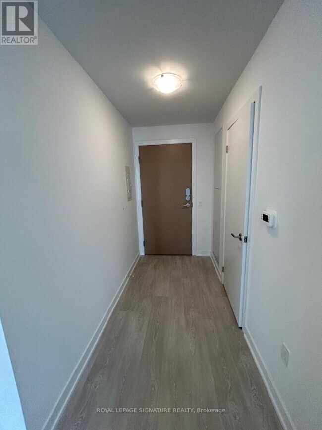 1 Quarrington Lane in North York, ON - Building Photo - Building Photo