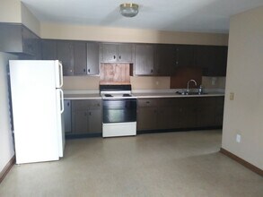808 S Bentley St-Unit -A in Marion, IL - Building Photo - Building Photo