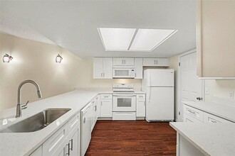 18302 Aintree Ct in Tampa, FL - Building Photo - Building Photo