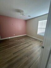7219 Huckaby Ave in Las Vegas, NV - Building Photo - Building Photo