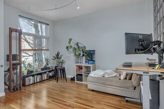 618 NW 12th Ave in Portland, OR - Foto de edificio - Building Photo