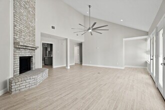 6116 Dee Rd in Pearland, TX - Building Photo - Building Photo