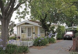 205-211 Vera Ave in Redwood City, CA - Building Photo - Building Photo