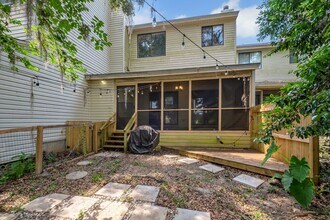 2818 Par Ln in Tallahassee, FL - Foto de edificio - Building Photo