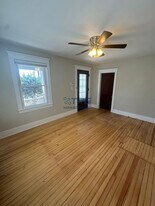 13 Center St in Freehold, NJ - Building Photo