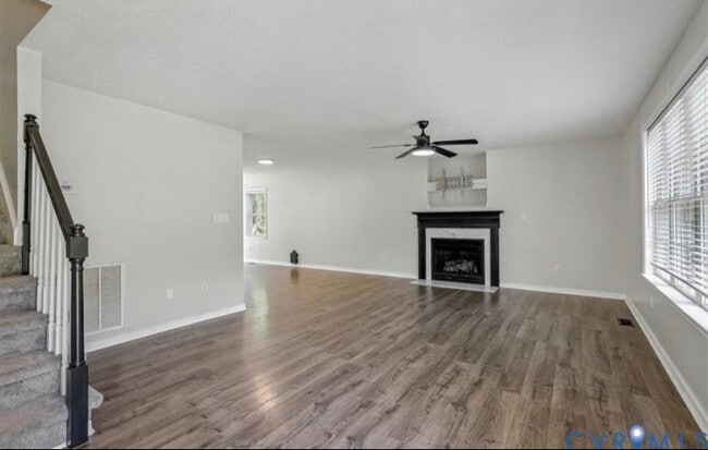 12232 Prince George Dr in Disputanta, VA - Building Photo - Building Photo