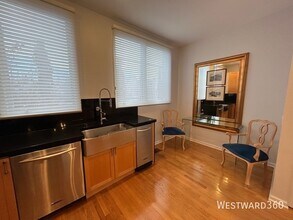 1801 W Winnemac Ave in Chicago, IL - Building Photo - Building Photo