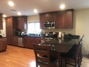 11 Oak St in Watertown, MA - Building Photo - Building Photo