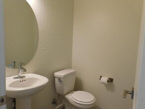 2063 N Walling Ln in Clovis, CA - Building Photo - Building Photo