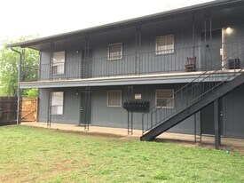 425 W Avenue C in Killeen, TX - Building Photo