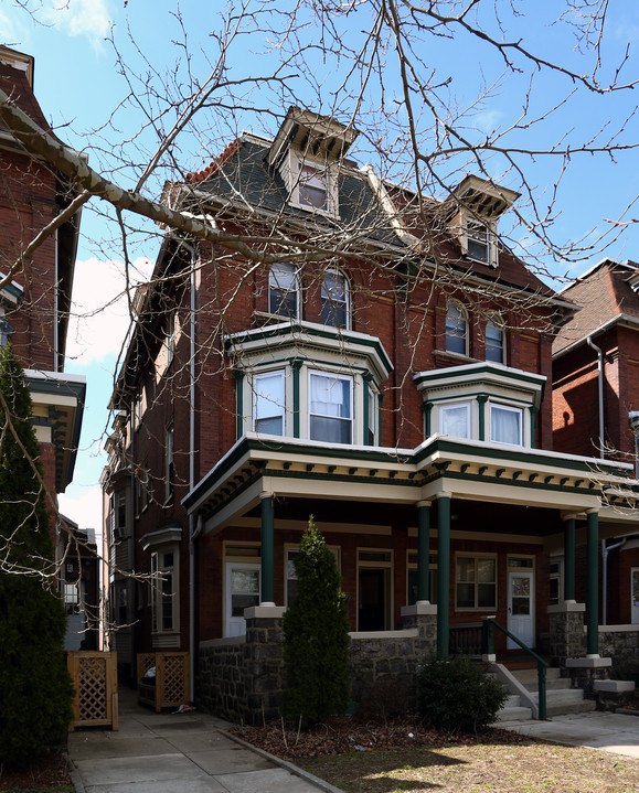 4314 Walnut St in Philadelphia, PA - Building Photo