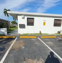 715 NW 7th Ave in Hallandale Beach, FL - Building Photo - Building Photo