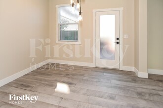 7380 Benlomond Ave in Las Vegas, NV - Foto de edificio - Building Photo