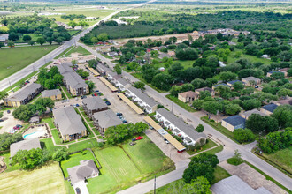 1502-1616 Eagle Lake Rd in Sealy, TX - Building Photo - Building Photo