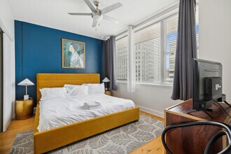 925 Common St in New Orleans, LA - Foto de edificio - Building Photo