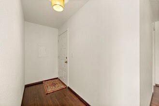 1002 S 312th St in Federal Way, WA - Building Photo - Building Photo