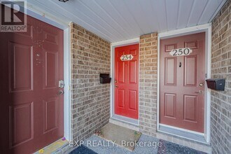 254 Cresthaven Dr in Ottawa, ON - Building Photo - Building Photo