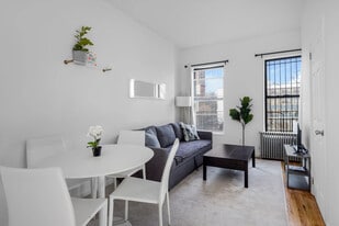 308 E 118th St in New York, NY - Building Photo