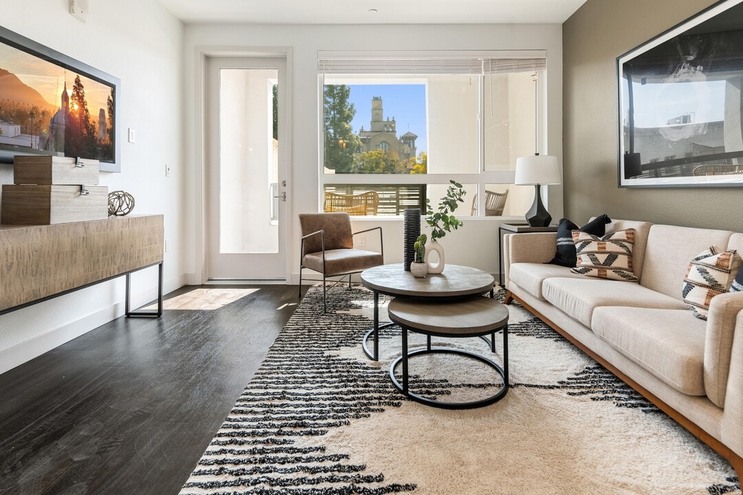 MARK Riverside in Riverside, CA - Foto de edificio