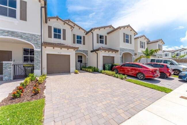 2442 SE 28th St in Homestead, FL - Building Photo - Building Photo