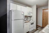 Park Glen Apartments in St. Louis Park, MN - Building Photo - Building Photo