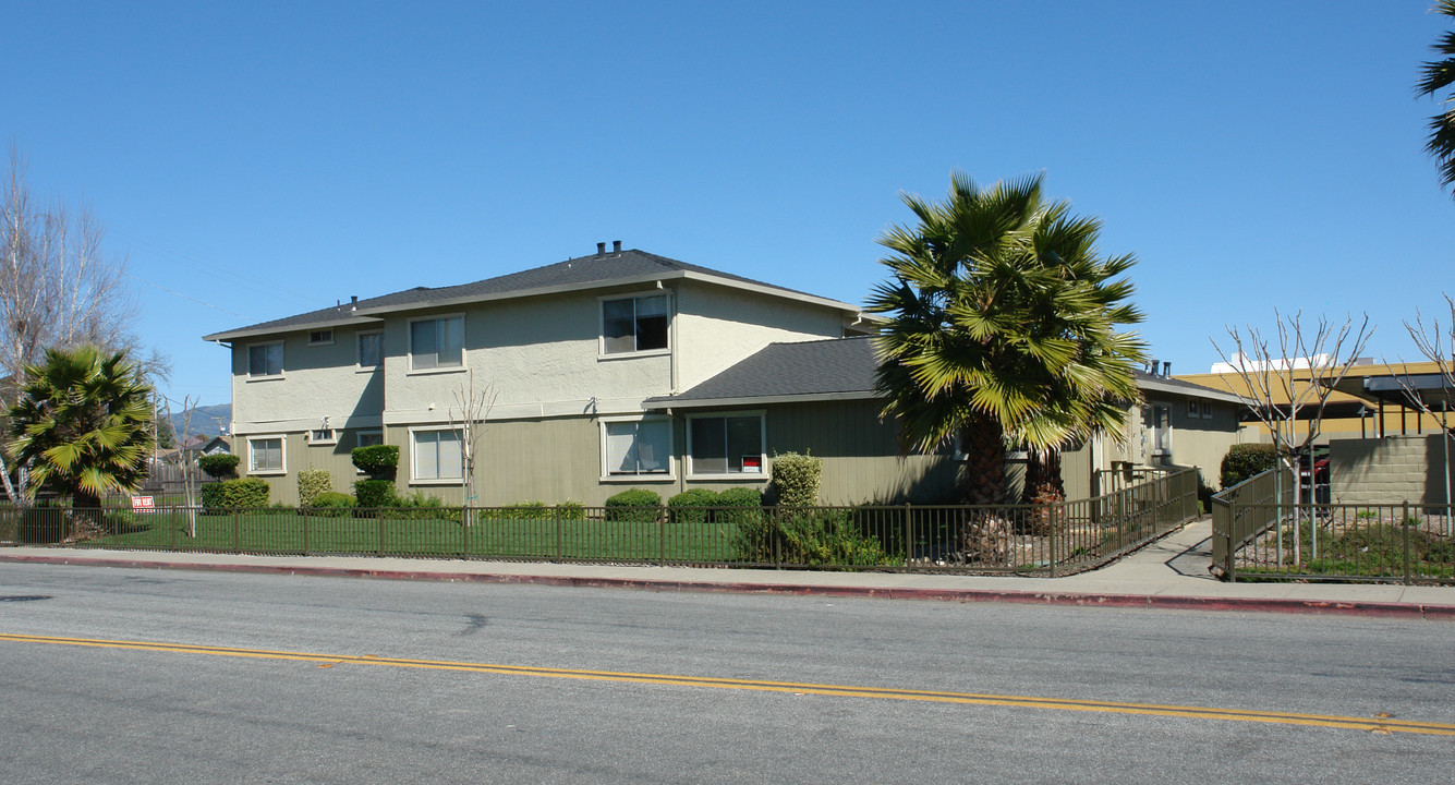 6964 Church St in Gilroy, CA - Building Photo