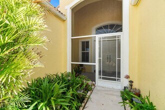 9193 Cove Point Cir in Boynton Beach, FL - Building Photo - Building Photo