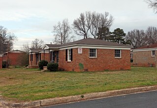 2200 Alma Ct in Charlotte, NC - Building Photo - Building Photo