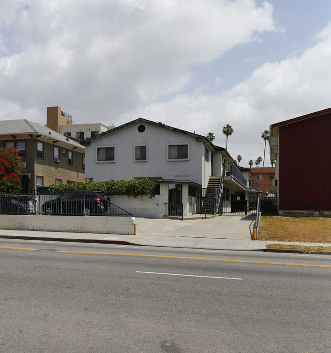 326 S Wilton Pl in Los Angeles, CA - Building Photo