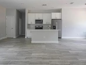 607 Kangaroo Dr in Kissimmee, FL - Building Photo - Building Photo