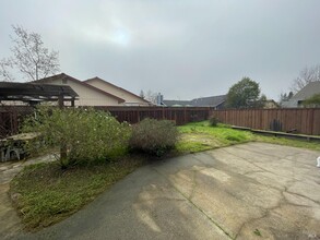 2226 Pimlico Way in Santa Rosa, CA - Building Photo - Building Photo