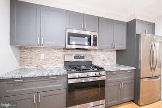 2508 Christian St in Philadelphia, PA - Building Photo - Building Photo