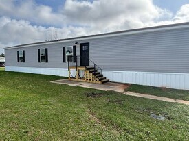 4708 Gibson Rd in Ocean Springs, MS - Building Photo