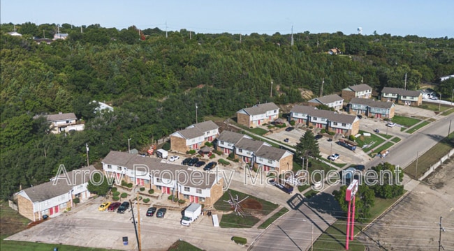 1322 S Jackson St in Junction City, KS - Building Photo - Building Photo