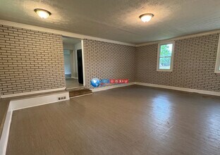 2210 Rockbridge Rd SW in Stone Mountain, GA - Building Photo - Building Photo