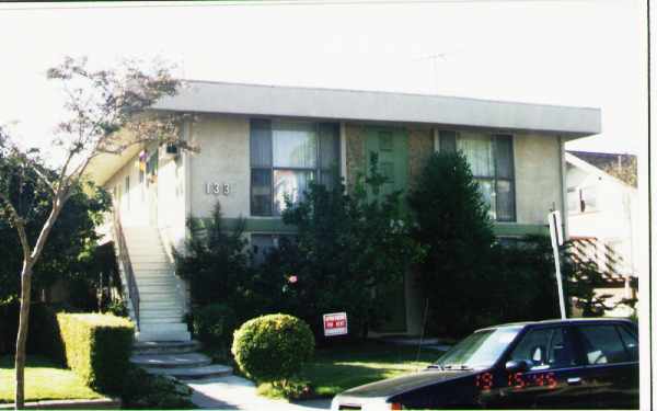 133 S Cedar St in Glendale, CA - Foto de edificio - Building Photo