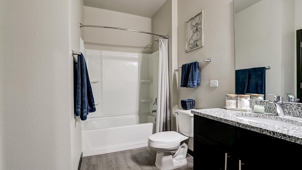 Springs at Lily Cache Creek Apartments in Bolingbrook, IL