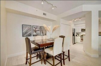 802 W Windward Way in Lantana, FL - Foto de edificio - Building Photo