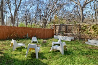 2806 Rae Dell Ave in Austin, TX - Building Photo - Building Photo