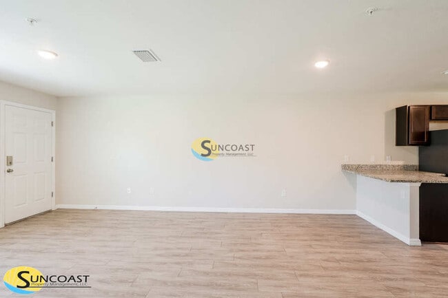9223 N Mendoza Way in Citrus Springs, FL - Building Photo - Building Photo