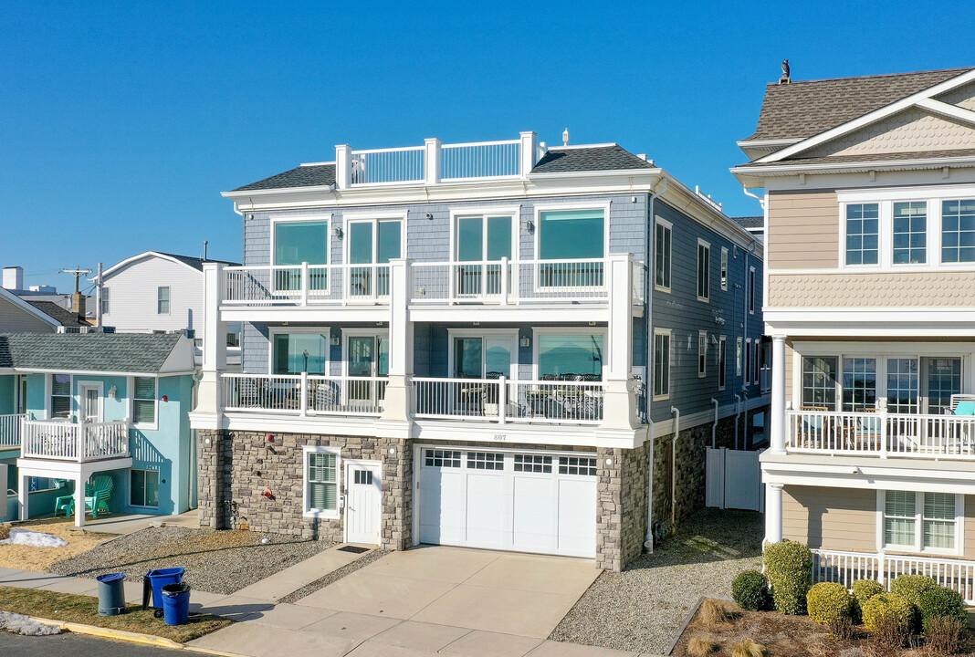 807 Ocean Ave in Bradley Beach, NJ - Foto de edificio